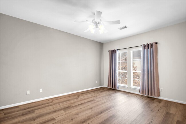 Building Photo - 3001 Murworth Dr