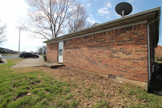 Building Photo - 126 Henry Ct