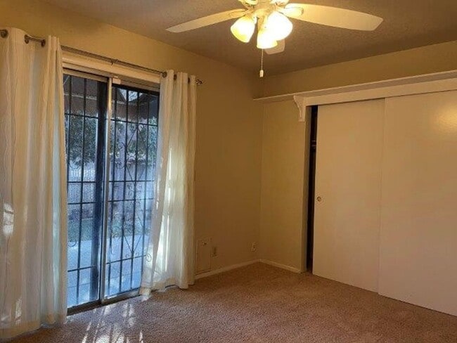 Building Photo - Spacious 3 bedroom home for rent