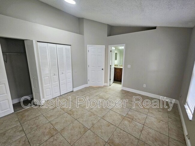 Building Photo - 1407 Mohrlake Dr