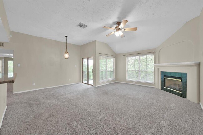 Building Photo - 8051 Bay Branch Dr