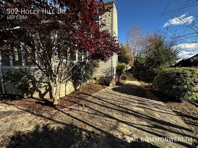 Building Photo - 502 Holly Hill Dr