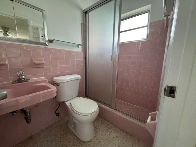 Building Photo - 678 NW 12th Terrace