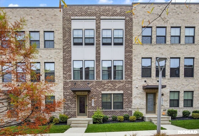 Primary Photo - Spacious 4BR 3BA Townhome