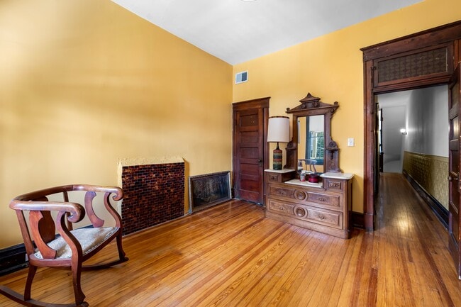 Building Photo - 3314 Auchentoroly Terrace