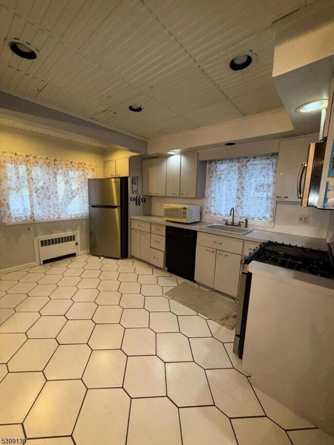 Building Photo - 137 N 17th St