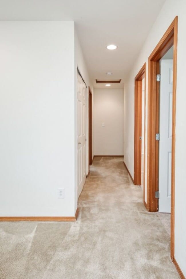 Building Photo - 3bd/2ba Marysville House