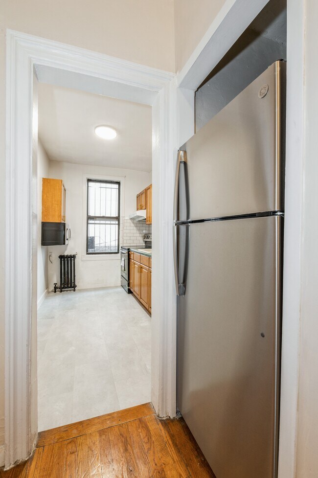 Building Photo - 6705 Woodside Ave