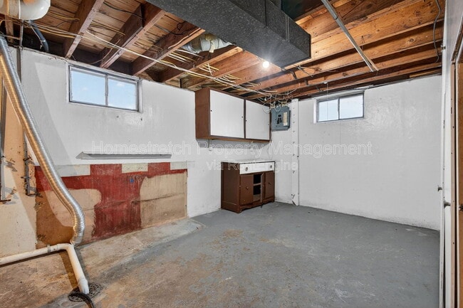 Building Photo - 437 Lancashire Rd