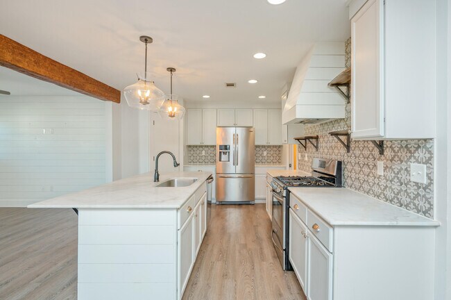 Building Photo - 235 Sotir St NW