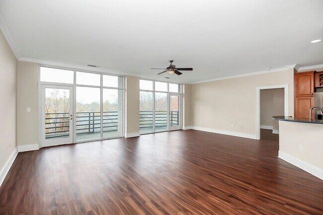 Building Photo - 400 N Church St