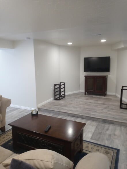 Nook - 8909 Saddleback Rd