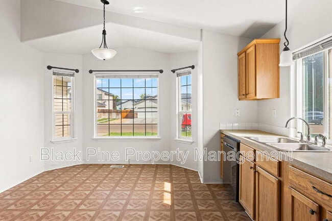 Building Photo - 43 S Newberry Way