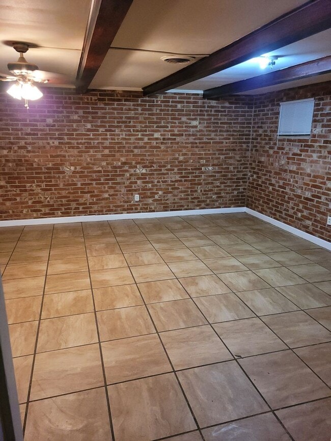 Building Photo - Big House on a Big Fenced Lot on the West Side of Jacksonville