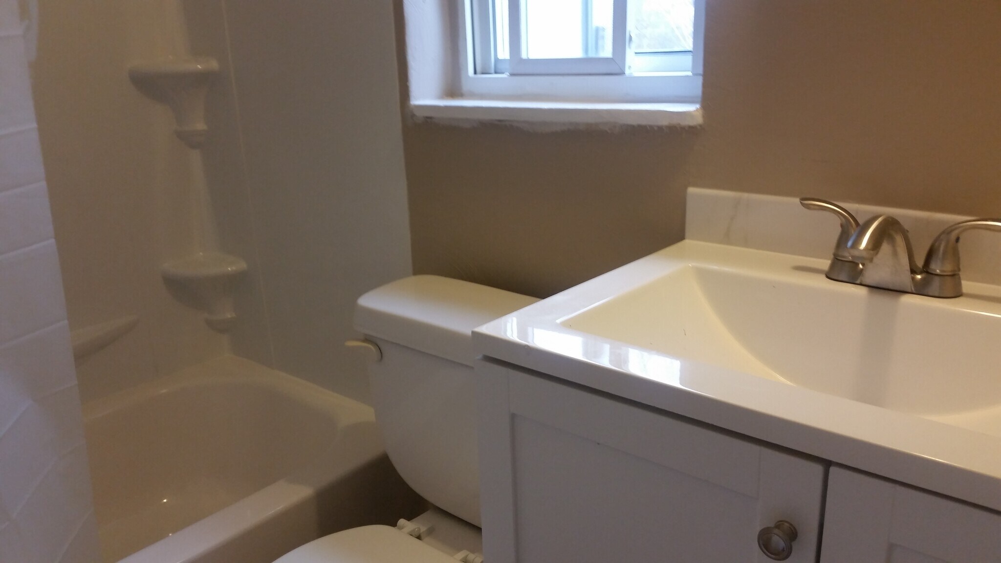 Building Photo - 251 Sebring Ave