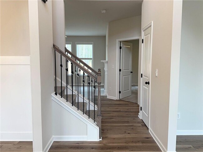 Building Photo - 2166 Valley Ct