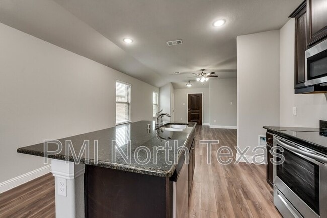 Building Photo - 1411 Warringwood Dr