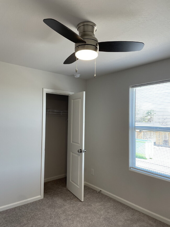 Building Photo - "Spacious 4-Bed Oasis in Coolidge, AZ – 18...