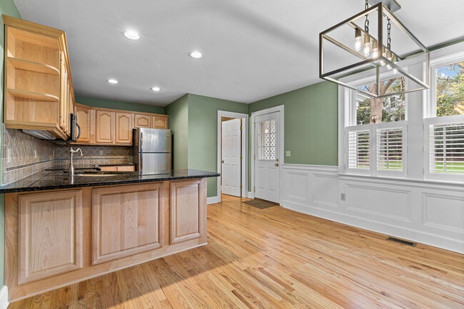 Building Photo - 44 Jordan St