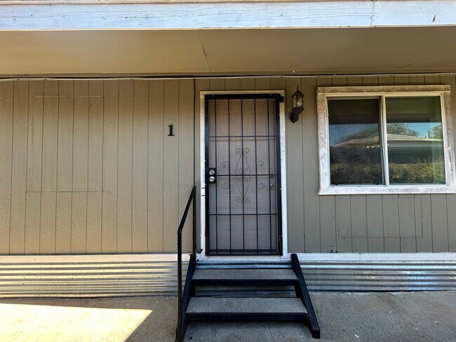 Building Photo - 3004 Musser St