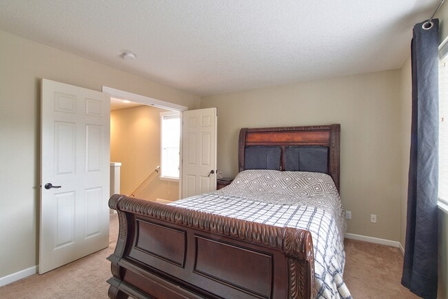 Building Photo - 17536 SW Parkway Ct