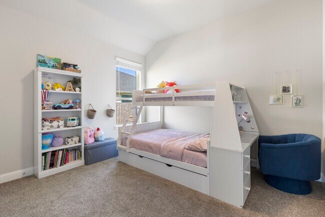 Building Photo - 16147 Sapphire Crst Dr
