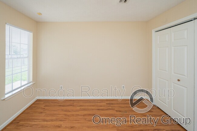 Building Photo - 900 Mister Dr