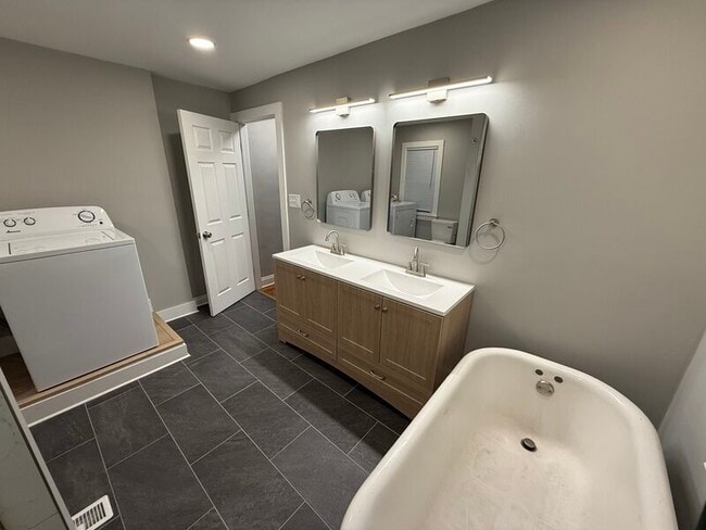 Building Photo - 207 Southwood Ave