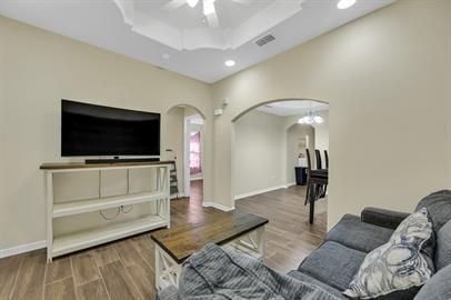 Building Photo - 2037 Diaz Ave