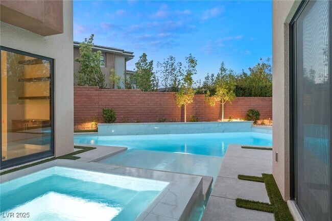 Building Photo - 19 Garden Rain Dr