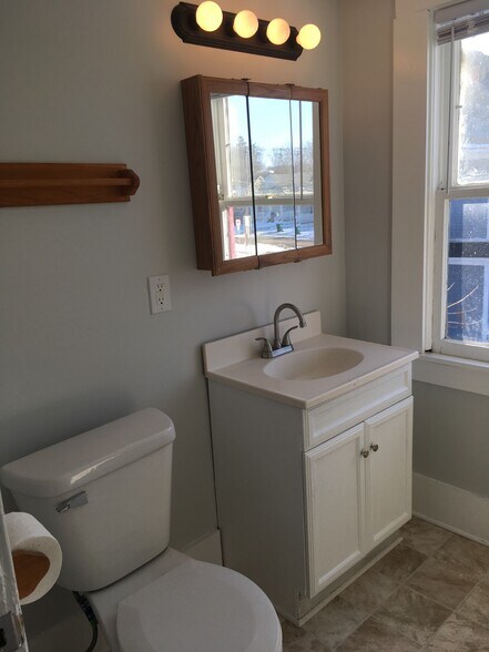 Bathroom - 219 W Oakland Ave