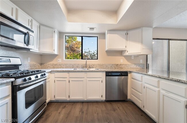 Building Photo - 3929 S Torrey Pines Dr