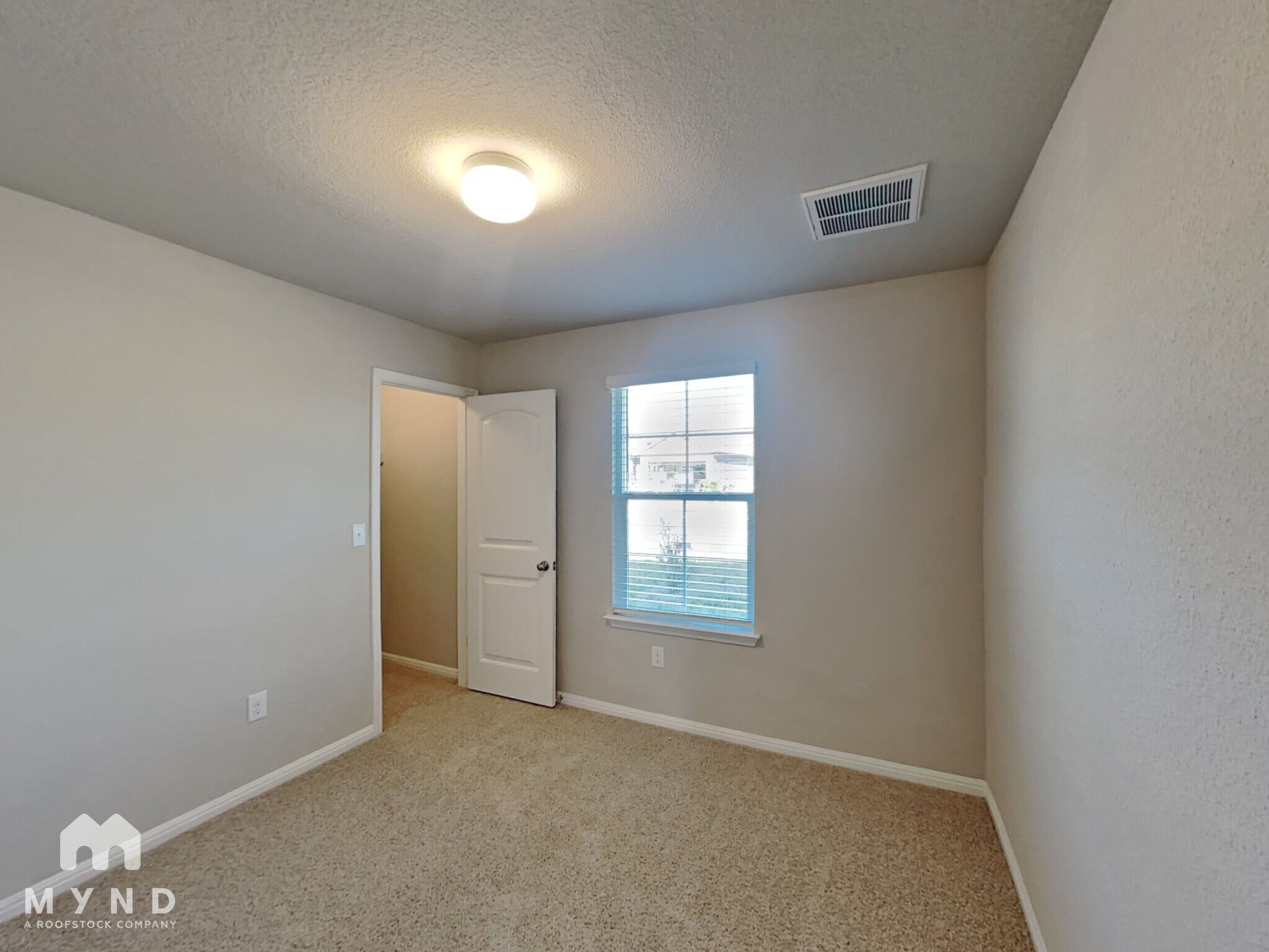 Building Photo - 10808 Seguin St