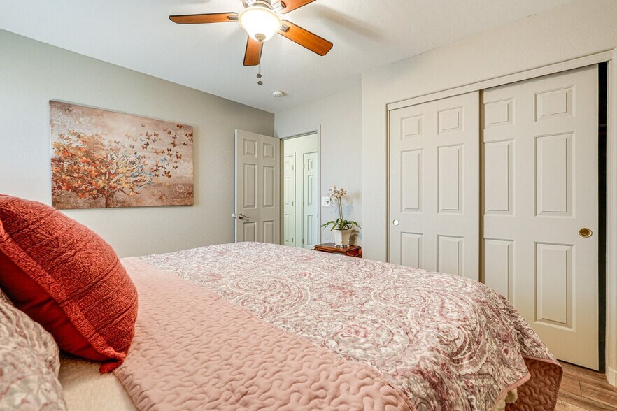 Building Photo - 2125 W Goldmine Mountain Dr