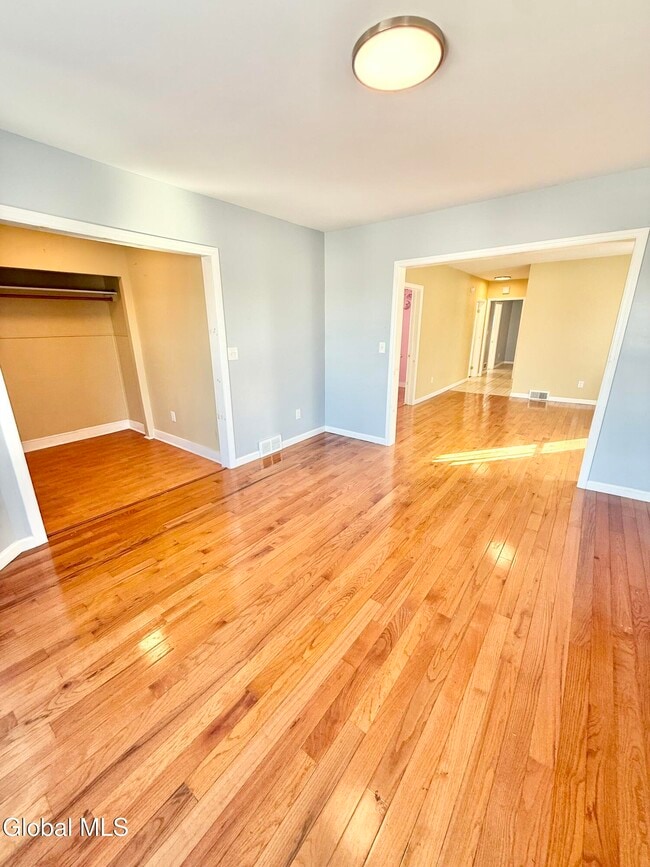 Building Photo - 1740 Van Vranken Ave.