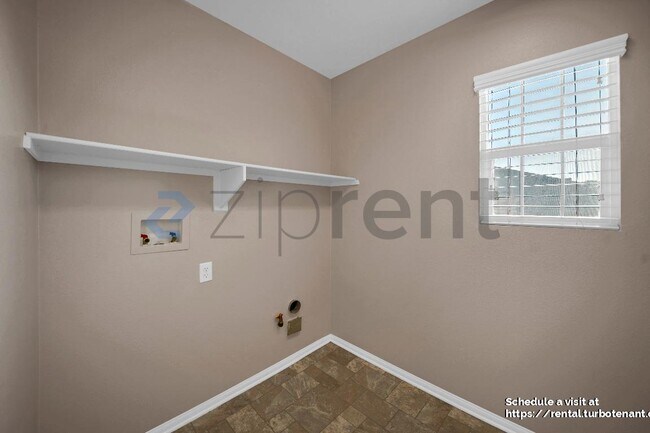 Building Photo - 4367 Amanecer Dr