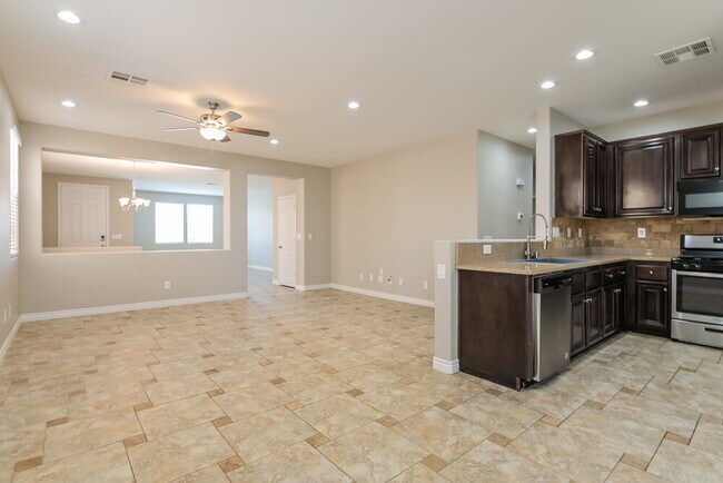 Building Photo - 1217 Grove Park St