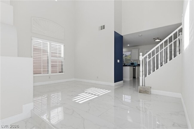 Building Photo - 9983 Canyon Peak Dr