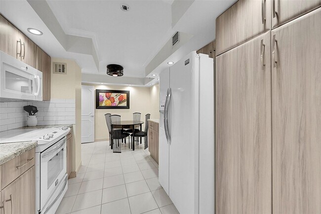 Building Photo - 111 N Pompano Beach Blvd