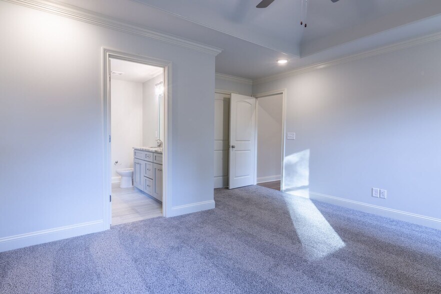 Building Photo - 1031 C P Stewart Blvd