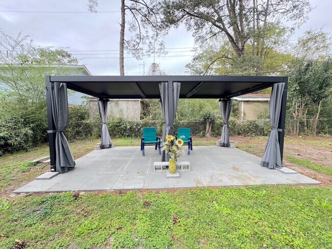 Building Photo - 106 Paradise Dr