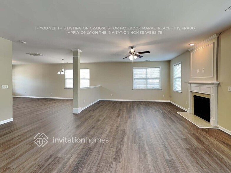 Building Photo - 3302 Streamside Dr
