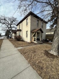 Building Photo - 401 3rd St NE