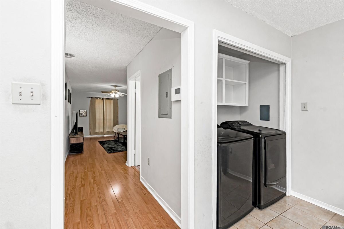 Building Photo - 1730 Brightside Dr