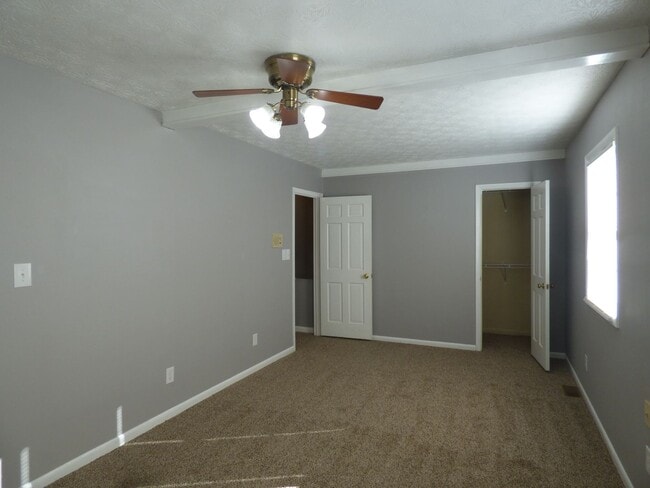 Building Photo - COMING SOON! Beautiful All Electric Townhome! Converted Garage, W/D, Small Pets Ok!