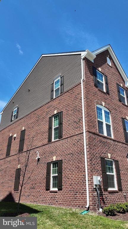 Building Photo - 5441 Cedar Grv Dr