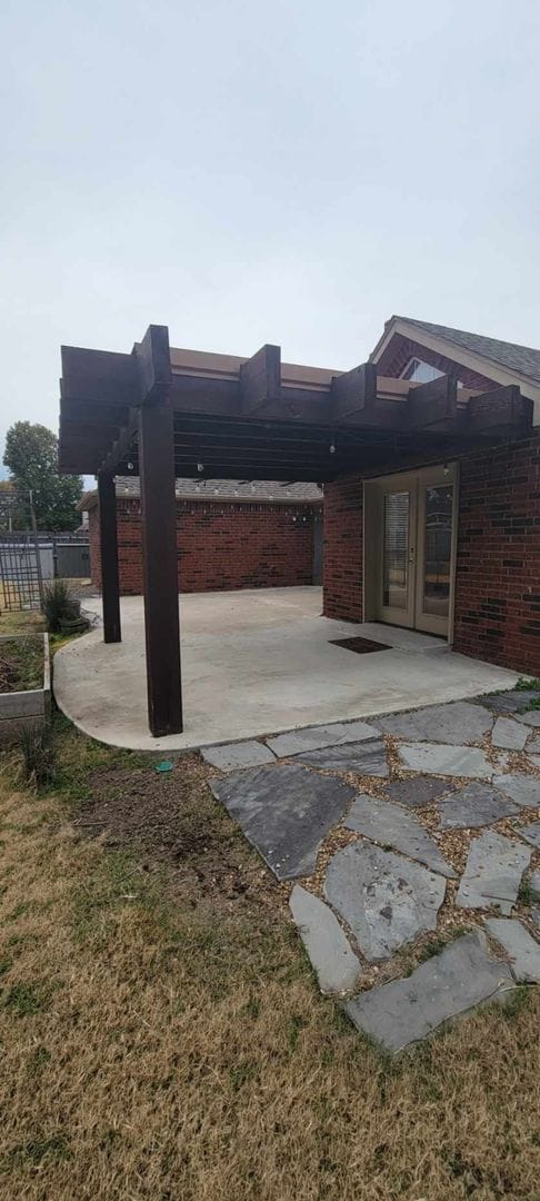 Building Photo - 1 Level Union School 3/2/2 w/ office and bonus room.