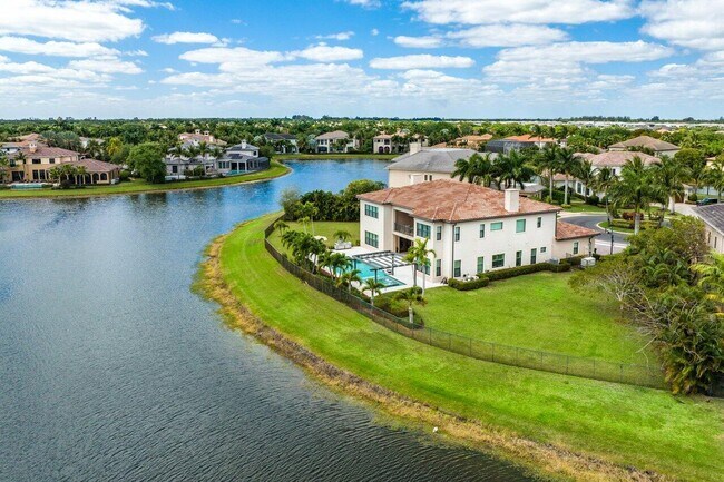 Building Photo - 17511 Cadena Dr