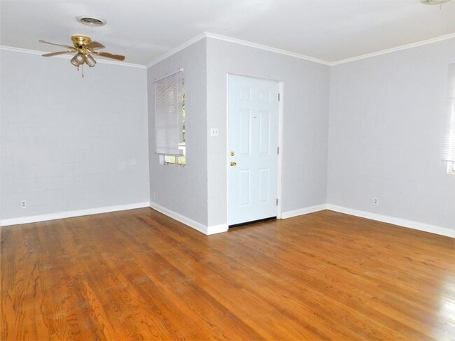 Building Photo - 805 Emery St