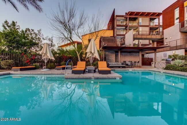 Building Photo - 4747 N Scottsdale Rd